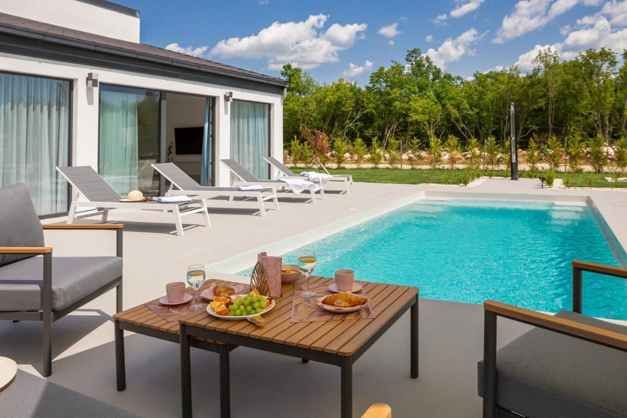 Bandelli Villas Oklaj Exterior photo