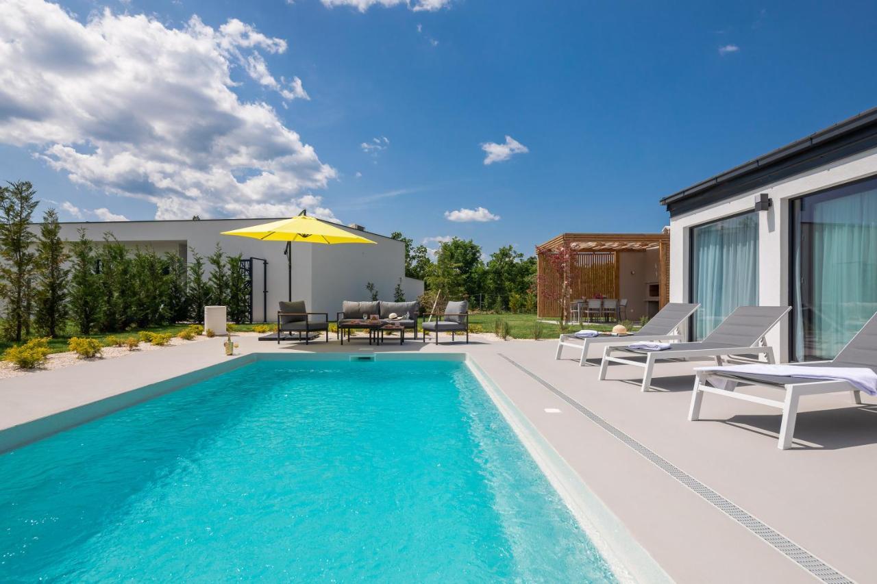 Bandelli Villas Oklaj Exterior photo